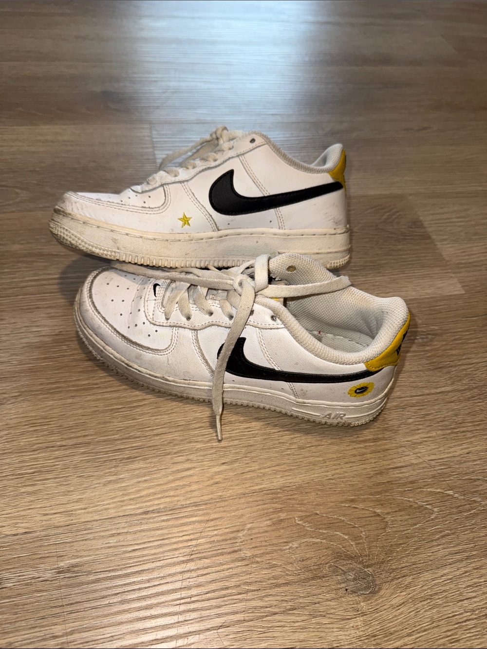 Nike Air Force 1 LV8 Have a Nike Day Sunflower Well Worn Sneaker Gym Shoes
